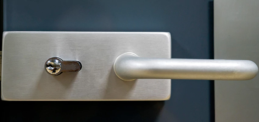 Change Patio Door Locks in Ventura, California